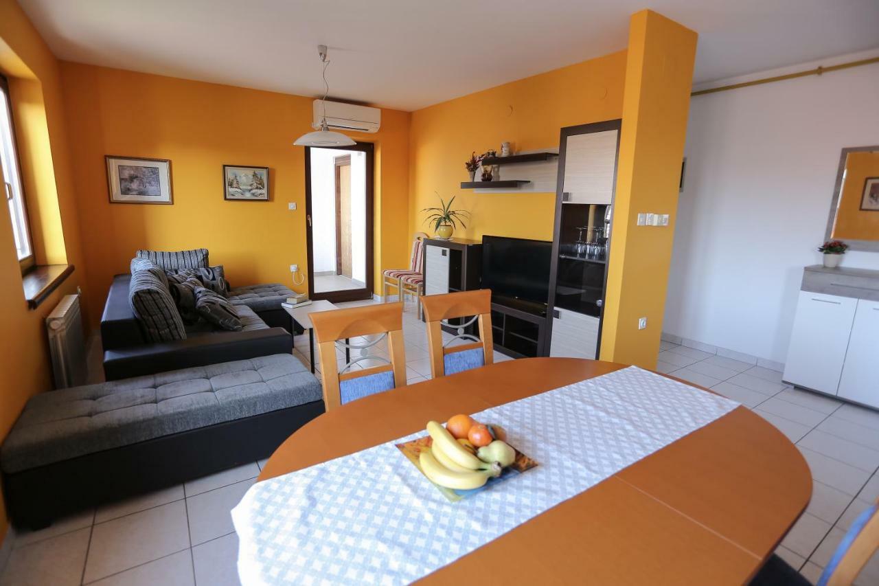 Apartment Sunny Place Пула Екстер'єр фото